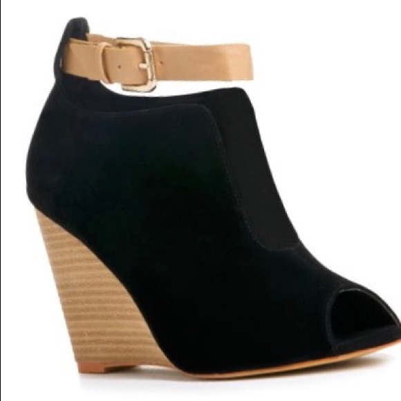 JustFab Shoes - JustFab || Black/Tan Peep Toe Wedge w/Ankle Strap